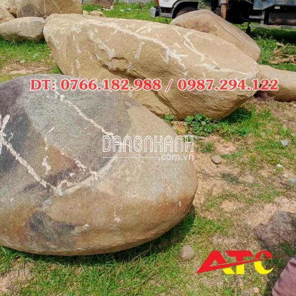 Đá cuội lớn tự nhiên kích thước 80-120cm