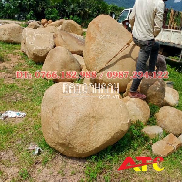 Đá cuội lớn tự nhiên kích thước 80-120cm