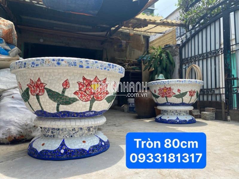 Chậu xi măng, cốt sắt bên ngoài ốp miếng sành sứ tinh tế!