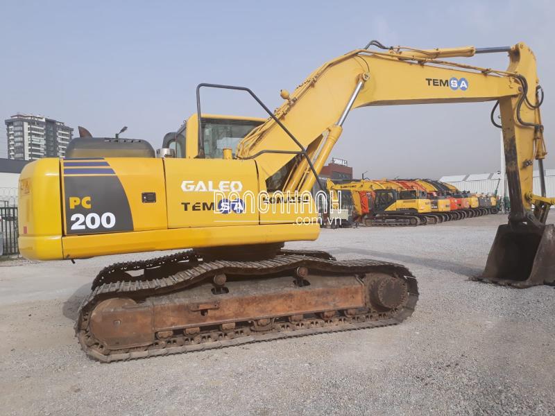 Máy xúc đào Komatsu PC200-8 Châu Âu