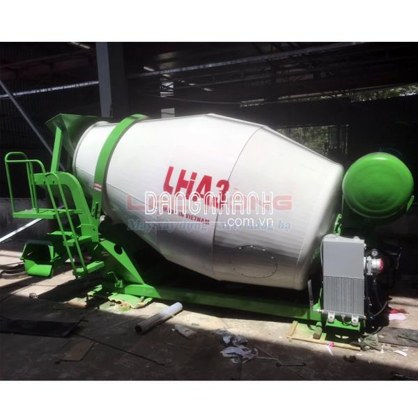 Bồn trộn bê tông LHA2 2m3 (2 khối) lắp đầu nổ