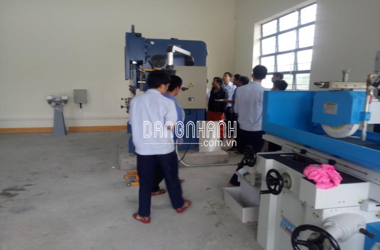 Lắp đặt máy CNC