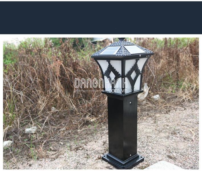 Đèn năng lượng mặt trời trụ đứng trang trí sân vườn – L1Q