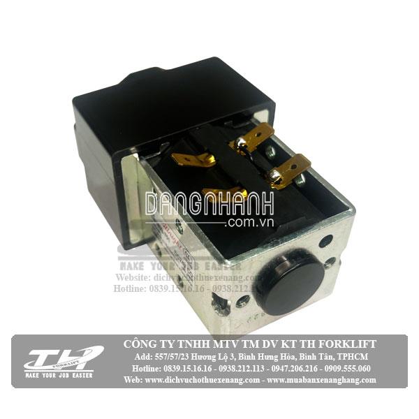Relay nguồn xe nâng điện Raymond 8410