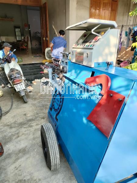 Máy bẻ đai sắt bánh xe kéo giá bao nhiêu