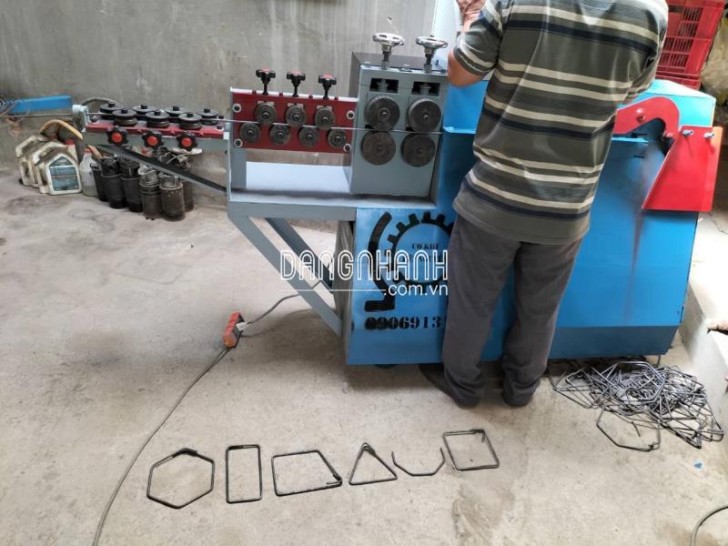máy bẻ đai mini tại Long An