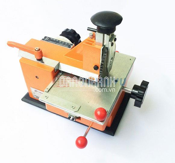 Máy dập chữ số và kí hiệu trên thẻ kim loại