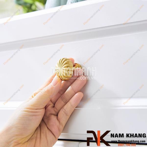 Núm tủ đồng cao cấp dạng cánh hoa NK355D | Zalo 0901 196 552
