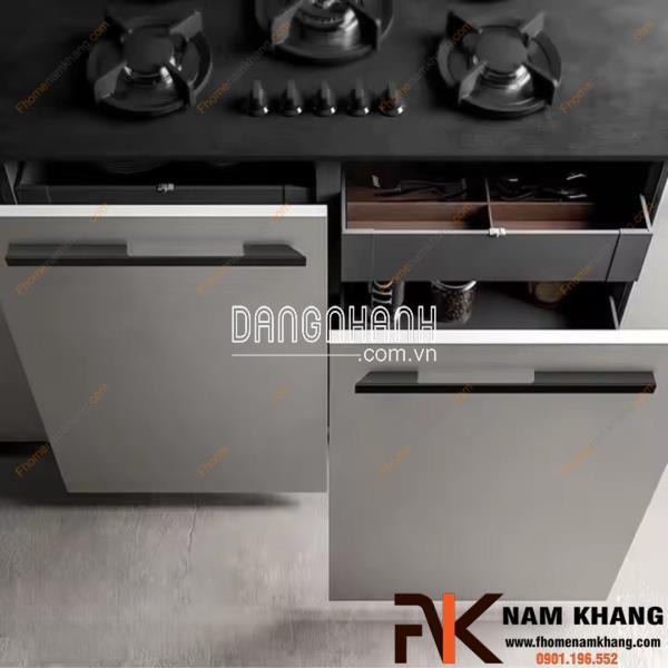 Tay nắm tủ dạng thanh dài màu đen NK156-D | Zalo 0901 196 552