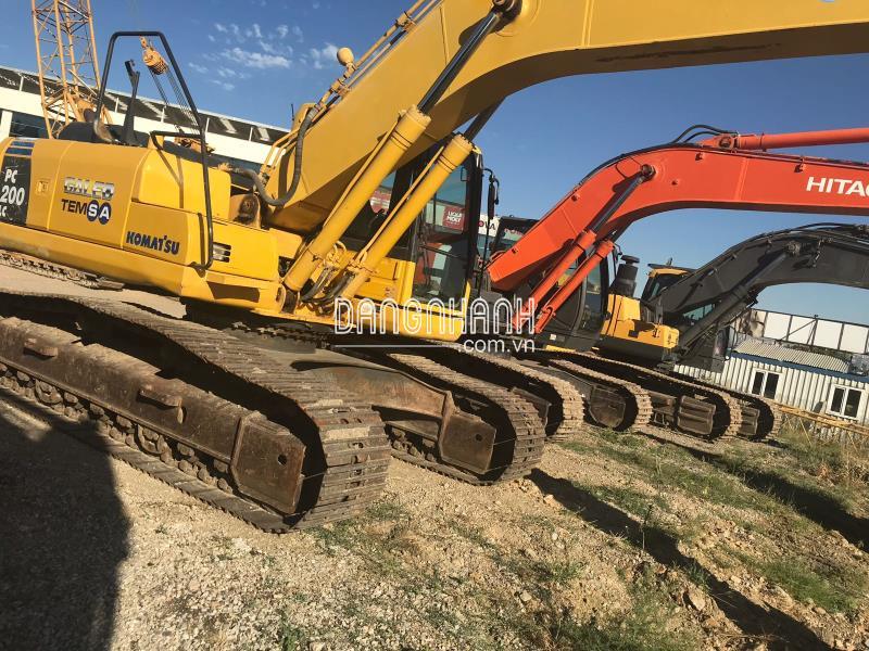 Máy xúc đào Komatsu PC200-8