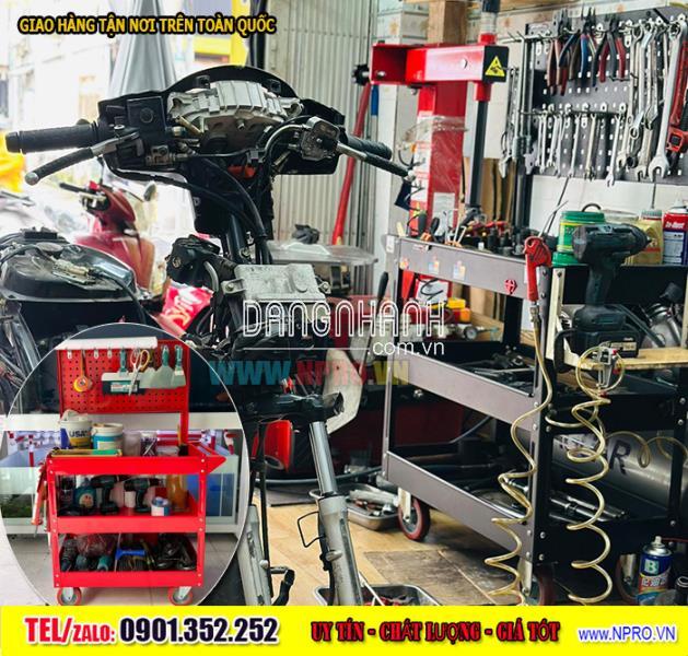 Xe đẩy 3 ngăn – Bảng treo khay nhựa KT: 738×570