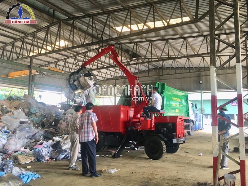 Xe gắp rác Hồng Hà