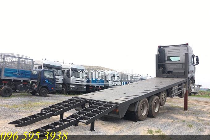 Xe Nâng Đầu Chở Máy Công Trình Howo 5 Chân