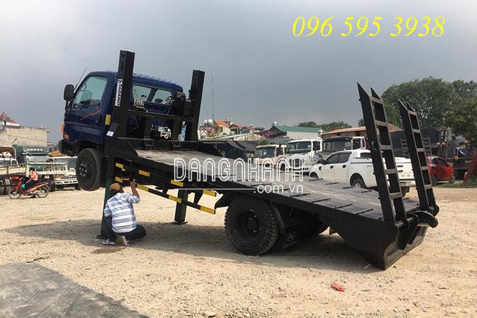 Xe Nâng Đầu Chở Máy Công Trình Hyundai HD700