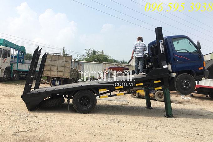 Xe Nâng Đầu Chở Máy Công Trình Hyundai HD700