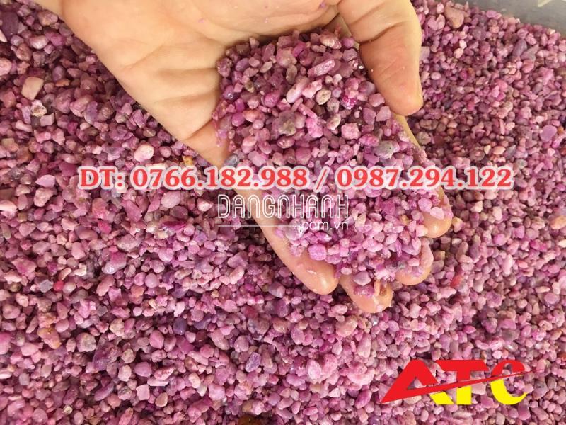Tinh thể đá ruby thô 