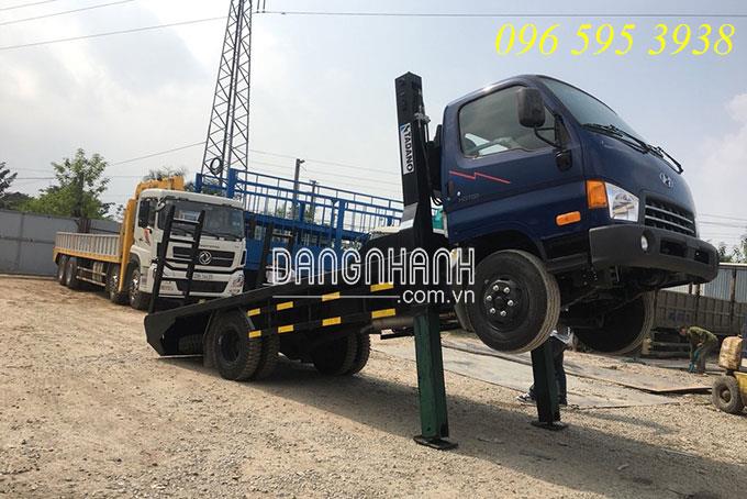 Xe Nâng Đầu Chở Máy Công Trình Hyundai HD700