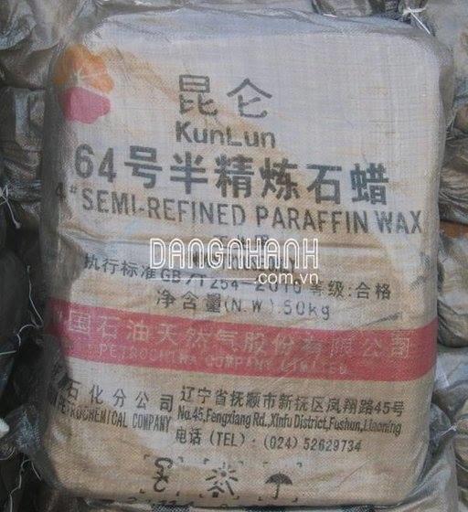 Sáp paraffin tinh và bán tinh.