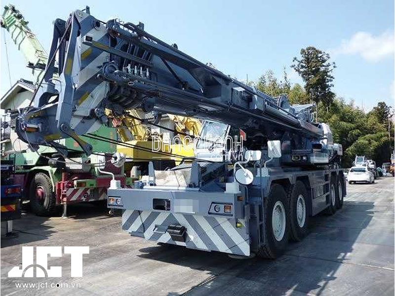 XE CẨU BÁNH LỐP 70 TẤN TADANO GR700N-1