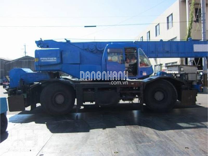 CẨU BÁNH LỐP 50 TẤN KOBELCO RK500