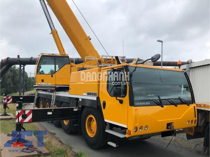 CẨU BÁNH LỐP 100 TẤN LIEBHERR LTM 1100-5.2