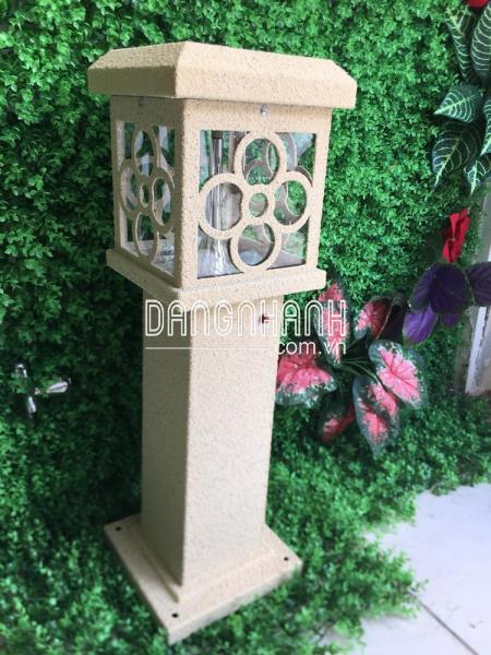 Đèn năng lượng mặt trời trụ đứng trang trí sân vườn – L1M