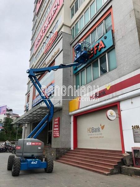 Xe Nâng Người Genie Z-Booms Z45-25 DC 16m Làm Việc