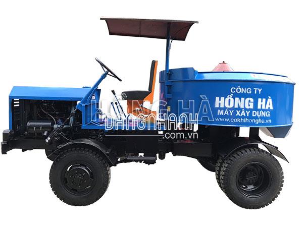 Máy trộn bê tông tự hành 9 bao 2 cầu động cơ 4 máy