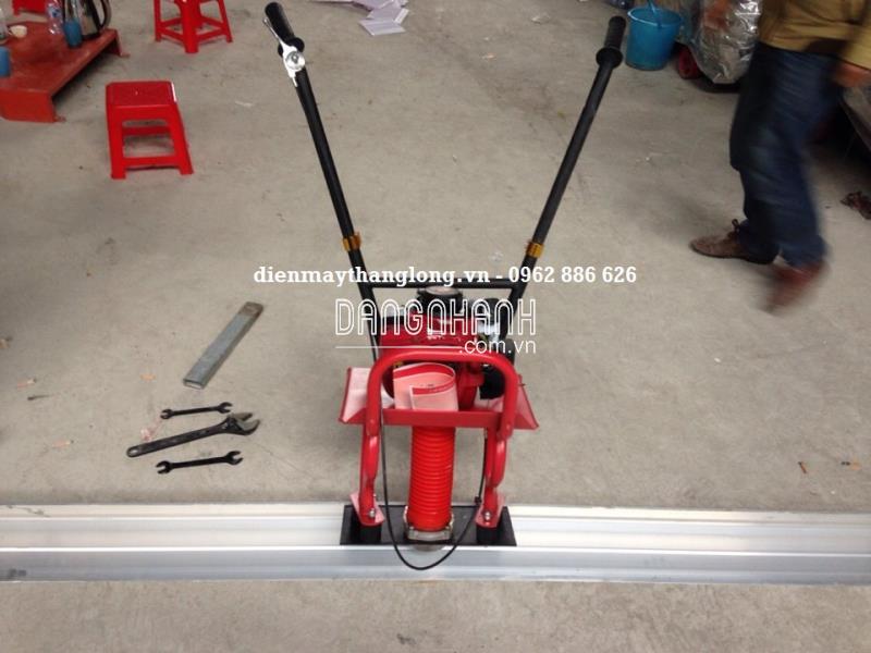 Máy Đầm Thước Bê Tông Honda GX35 - Tặng Kèm Thước