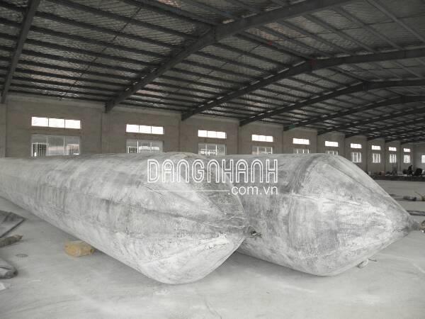 PHAO TÚI KHÍ NÂNG HẠ TÀU THỦY DIA 1.8MX15M 8-9 LỚP BỐ