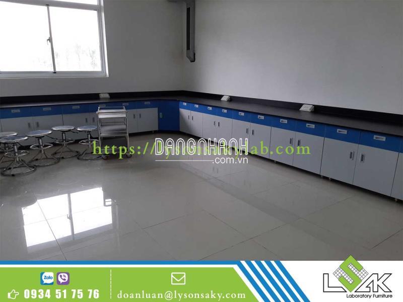 Bàn thí nghiệm áp tường LSK