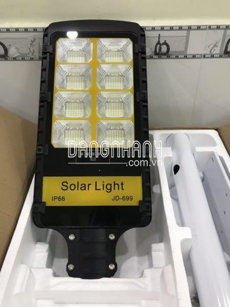 Đèn đường năng lượng mặt trời 200W JD 699 sáng mạnh