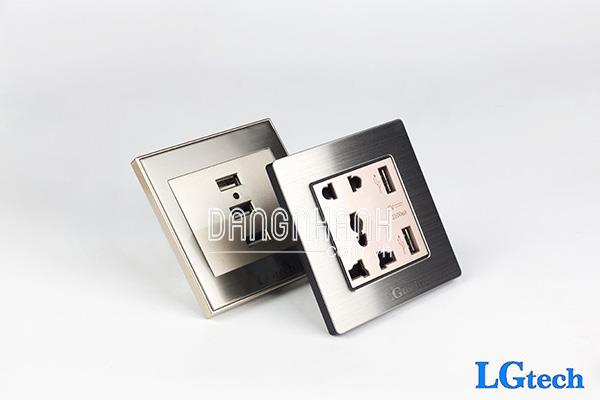 Ổ cắm điện đa năng có 2 cổng usb