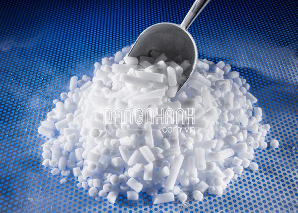 Máy sản xuất đá khô tự động