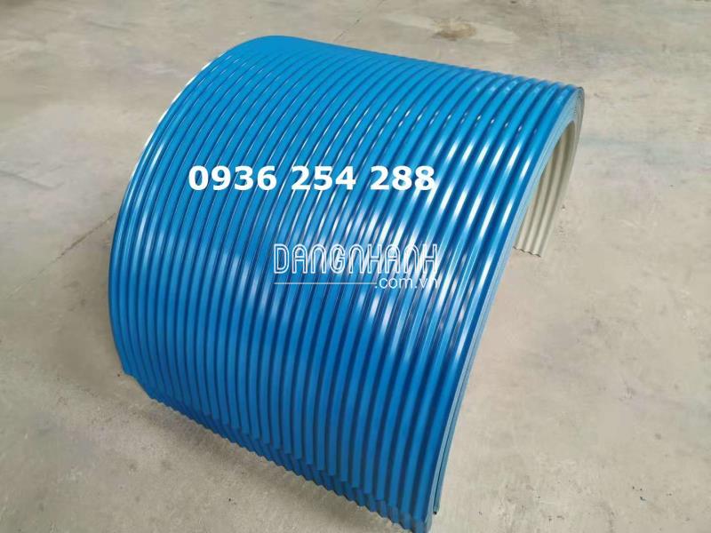 Tấm bao che băng tải- Tôn vòm