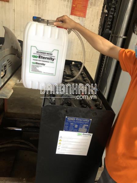 BÌNH ẮC QUY XE NÂNG 48Volatge – 775Ah LẮP HỆ THỐNG PHAO, CHÂM NƯỚC TỰ ĐỘNG