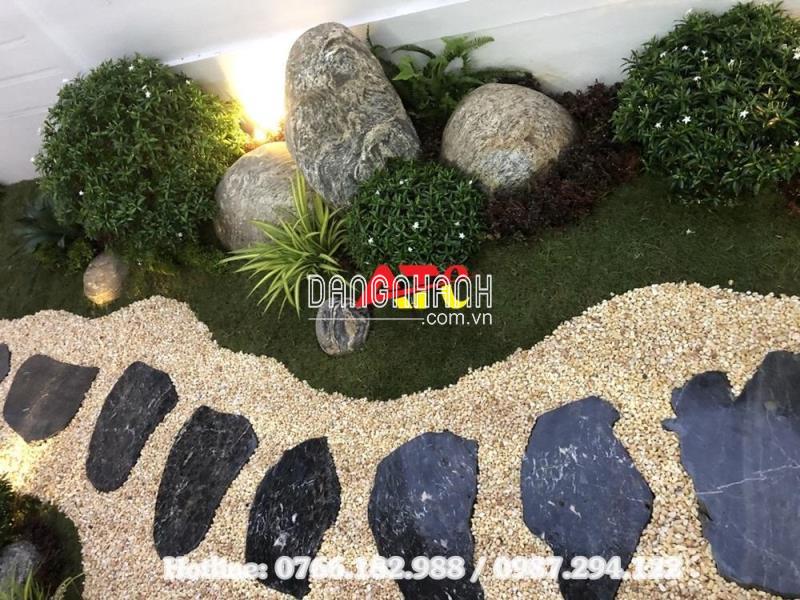    Đá bước dạo đen lũa chỉ trắng