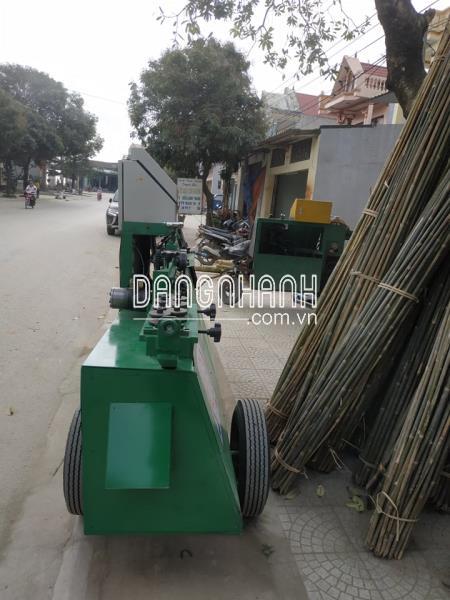 Máy bẻ đai sắt bánh xe kéo giá bao nhiêu