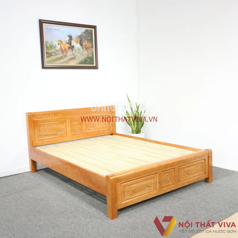 1. Tính thẩm mỹ cao Gỗ sồi Nga được sử dụng rất nhiều trong các sản phẩm đồ gỗ nội thất. Giường ngủ gỗ sồi Nga màu cánh gián GN-1089 được hoàn thiện từ chất liệu gỗ sồi Nga tự nhiên.      Sản phẩm sở hữu những đường vân gỗ thẳng và đẹp mắt. Kèm theo đó là màu sắc tươi sáng tự nhiên. Tạo nên không gian sang trọng và ấm áp hơn. Màu đỏ cánh gián của sản phẩm rất dễ kết hợp với các sản phẩm nội thất k