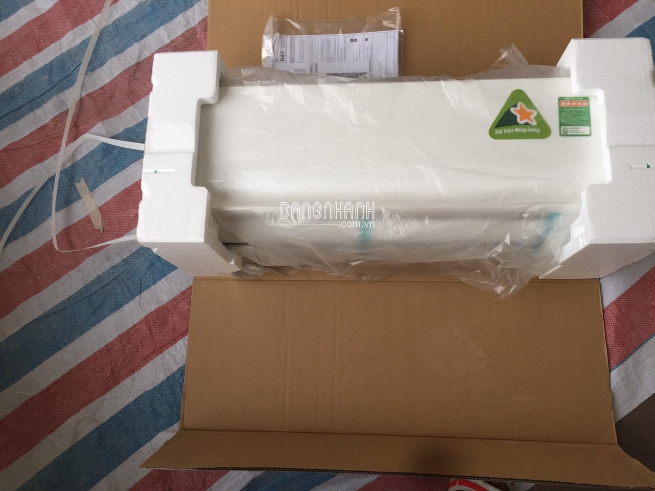 Lắp đặt máy lạnh treo tường 24000BTU số lượng lớn giá rẻ cho các dự án nhà Phố