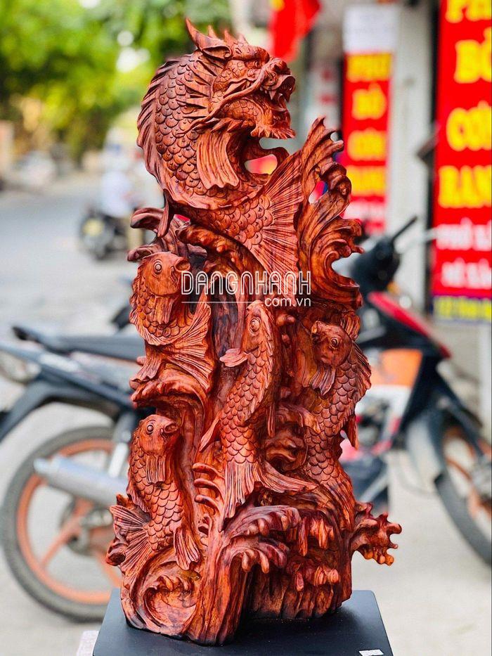 Tượng cá chép hóa rồng 