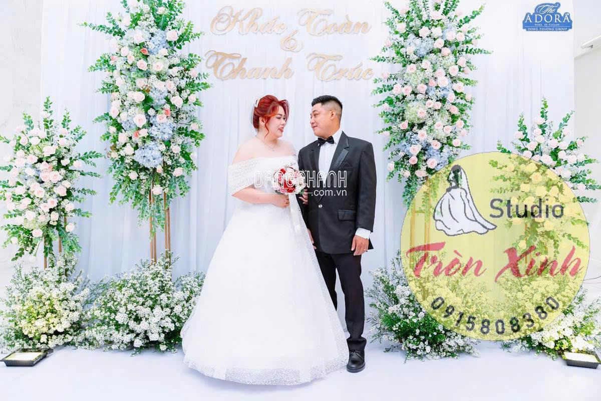 Cô dâu ngoại cỡ tự tin trong chiếc váy cưới