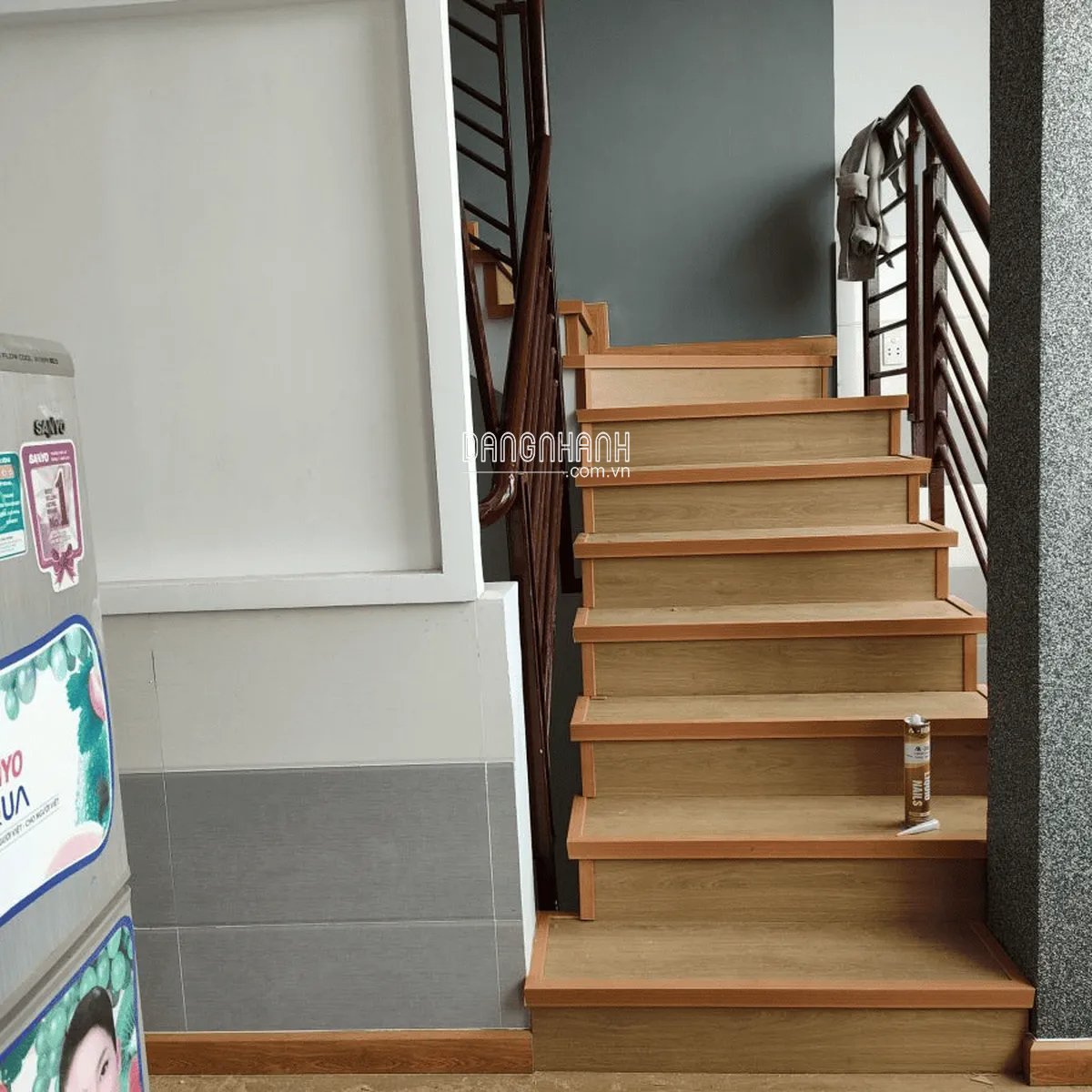 Lan Can Cầu Thang Gỗ 