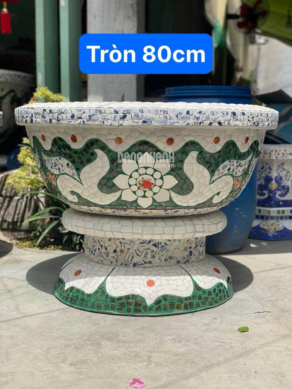 Chậu xi măng, cốt sắt bên ngoài ốp miếng sành sứ tinh tế!