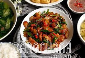 Ba chỉ rang cháy cạnh và các công thức kèm theo phù hợp